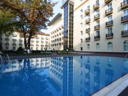 Pool Tashkent Palace Hotel Usbekistan