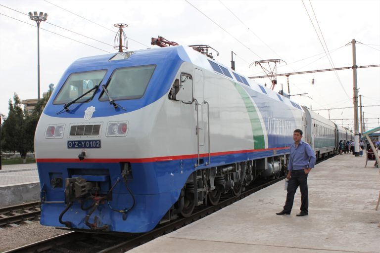 Elektrolokomotive Usbekistan Bahnreise