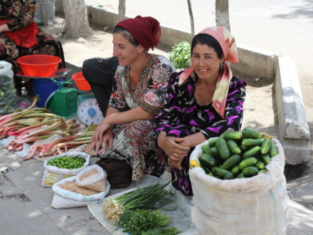 Gemüseverkäuferinnnen Usbekistan Rundreise