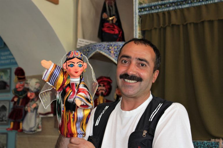 Puppenspieler Buchara Begegnungsreise kleine Gruppe Usbekistan